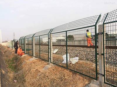 鐵路護(hù)欄網(wǎng)圖片3 鐵路護(hù)欄網(wǎng)圖片3