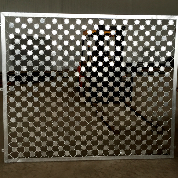 梅花刺片護(hù)欄網(wǎng)圖片4 梅花刺片護(hù)欄網(wǎng)圖片4