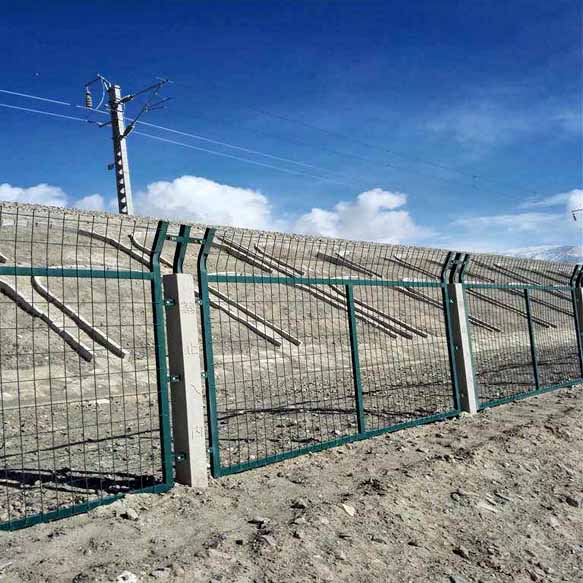 廠(chǎng)家直銷(xiāo)鐵路安全防護(hù)網(wǎng) 鐵路橋下防護(hù)柵欄圖片1