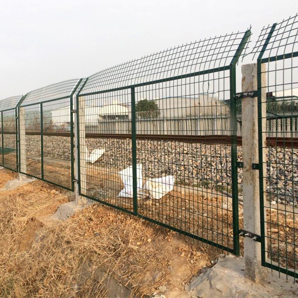 8001鐵路護(hù)欄網(wǎng)圖片3 8001鐵路護(hù)欄網(wǎng)圖片3