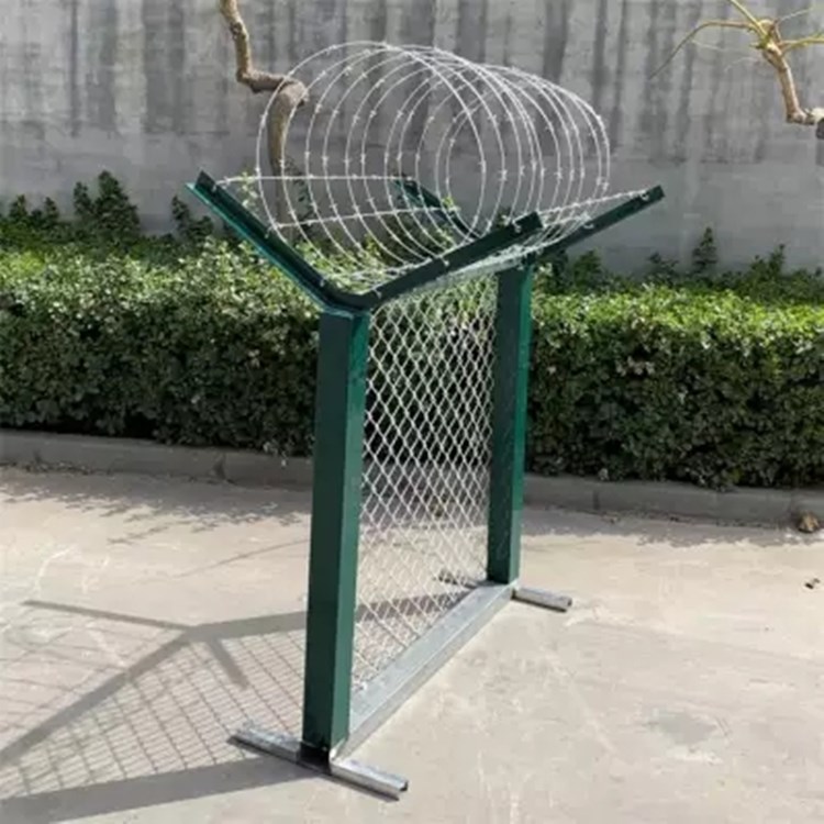 鋁包鋼機(jī)場護(hù)欄圖片2 鋁包鋼機(jī)場護(hù)欄圖片2