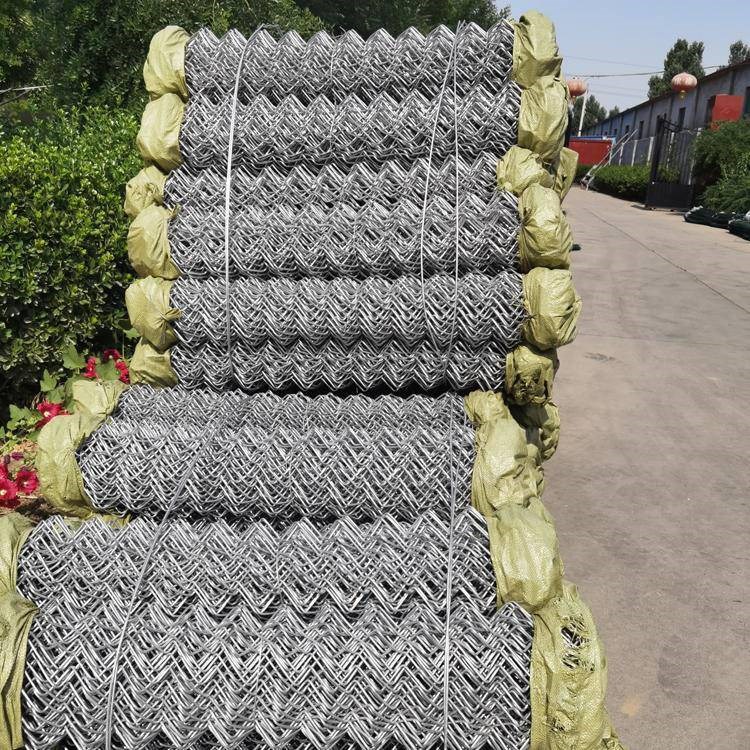 鋁包鋼機(jī)場護(hù)欄圖片4 鋁包鋼機(jī)場護(hù)欄圖片4