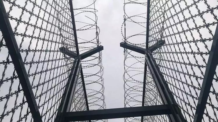 監(jiān)獄勞動(dòng)改造區(qū)隔離網(wǎng)圖片1 監(jiān)獄勞動(dòng)改造區(qū)隔離網(wǎng)圖片1