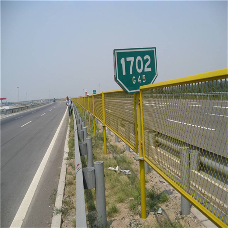 菱形孔護(hù)欄網(wǎng)圖片1 菱形孔護(hù)欄網(wǎng)圖片1