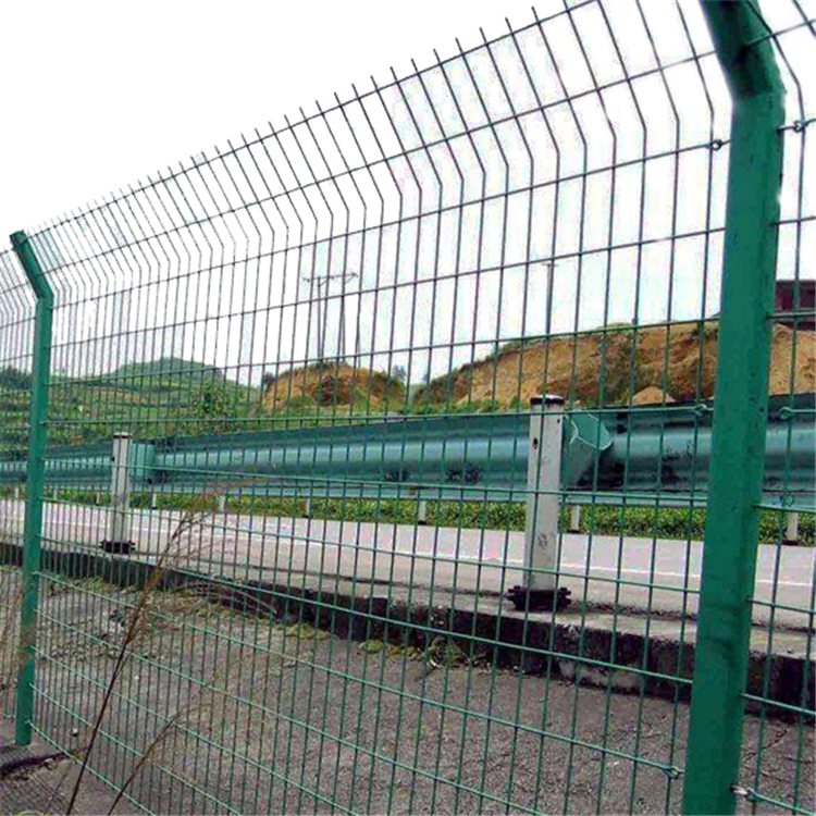 焊接網(wǎng)隔離柵圖片2 焊接網(wǎng)隔離柵圖片2