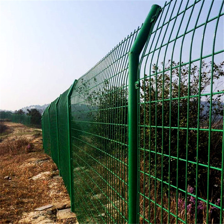 鐵絲高速護欄網(wǎng)圖片2 鐵絲高速護欄網(wǎng)圖片2