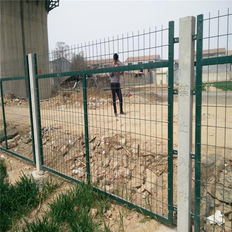 金屬網(wǎng)片防護(hù)柵欄圖片2 金屬網(wǎng)片防護(hù)柵欄圖片2