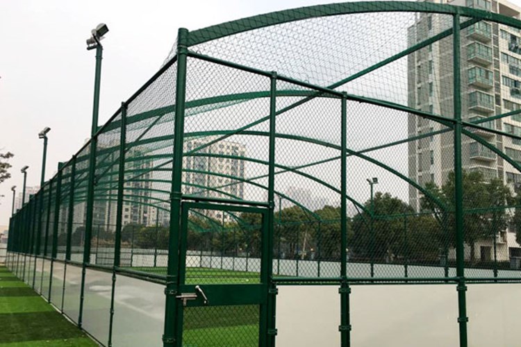 籠式足球場(chǎng)圍網(wǎng)圖片2 籠式足球場(chǎng)圍網(wǎng)圖片2