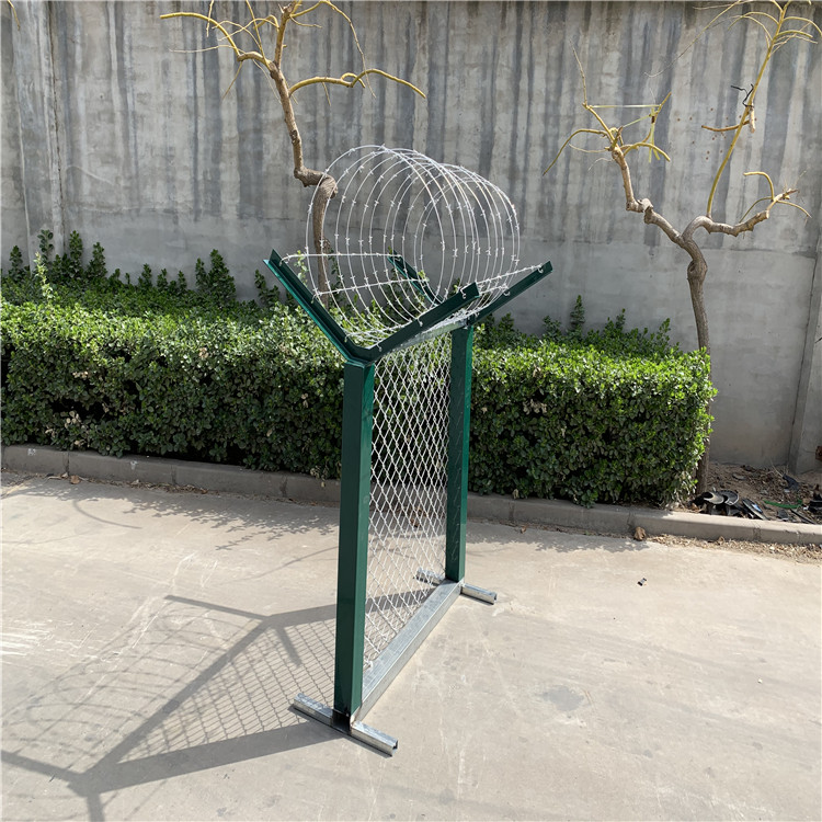 鋁包鋼機(jī)場護(hù)欄圖片2