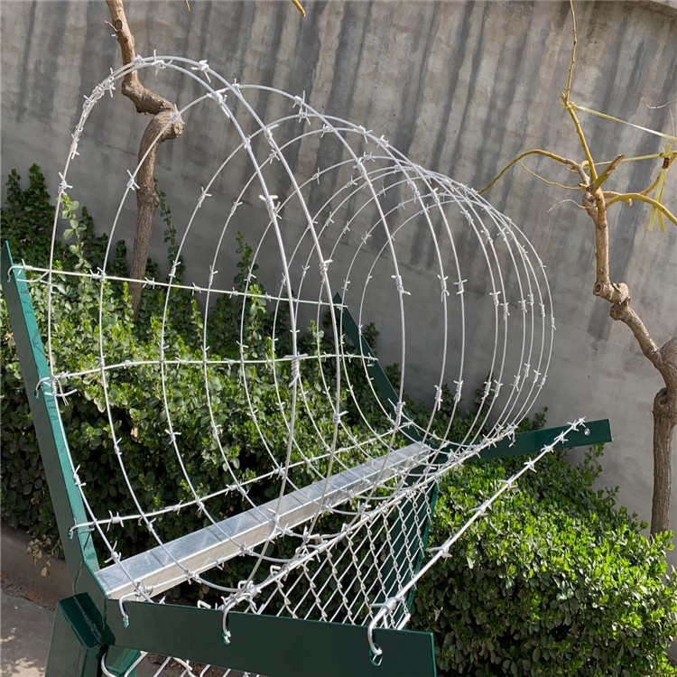 鋁包鋼機(jī)場護(hù)欄圖片3