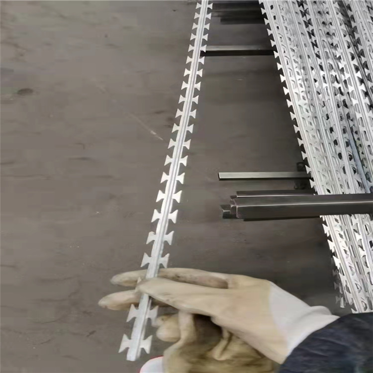 Y型支架刀刺網(wǎng)圖片1 Y型支架刀刺網(wǎng)圖片1