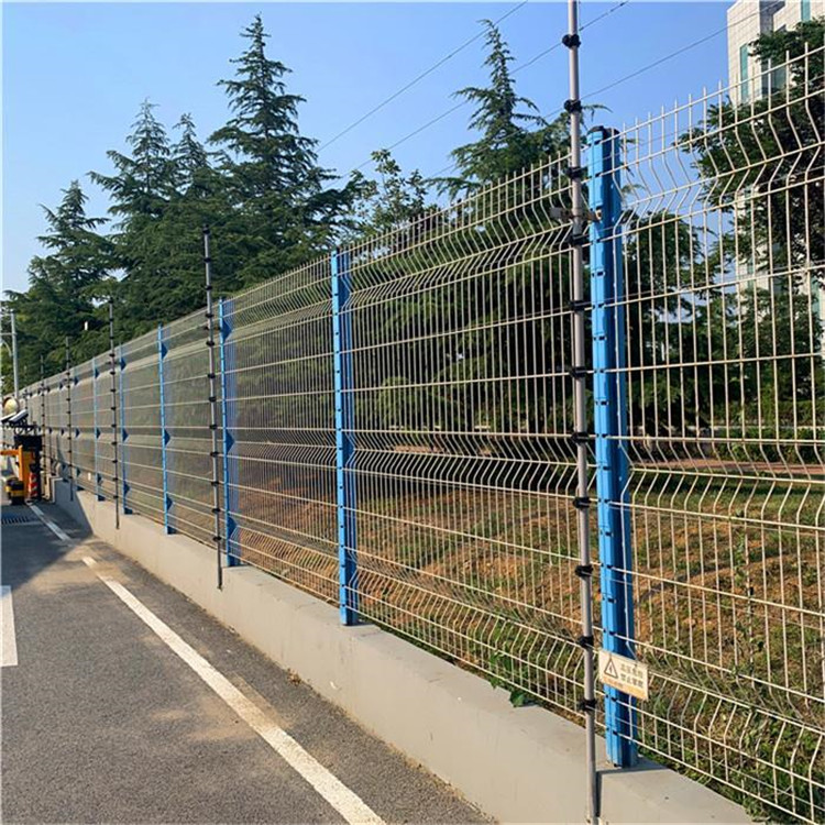 金屬折彎護(hù)欄網(wǎng)圖片1 金屬折彎護(hù)欄網(wǎng)圖片1